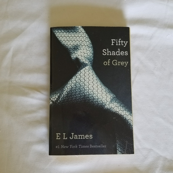 Fifty Shades of Grey Trilogy - Picture 2 of 7